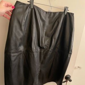 Lafayette 148 BLACK Leather Skirt